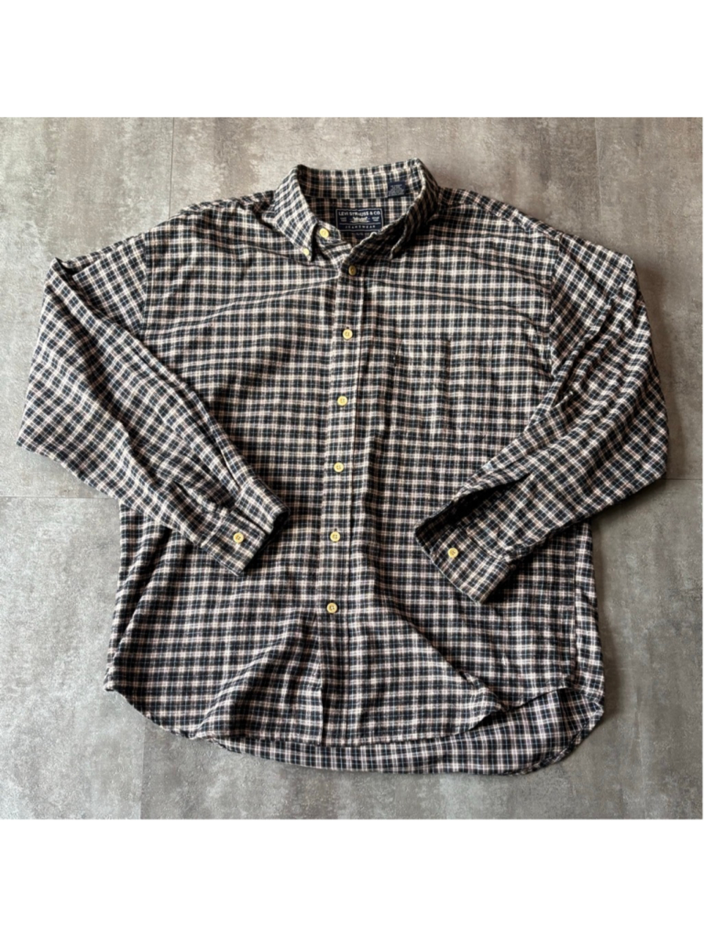 Vintage Levi’s Flannel Button Down Shirt Mens XL Plaid